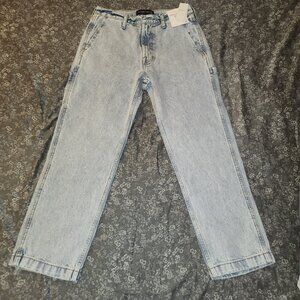 Albercrombie & fitch light blue, acid-wash womens jean 31W 30L LOOSE